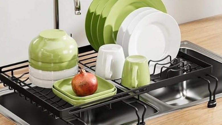Expandable dish drying rack