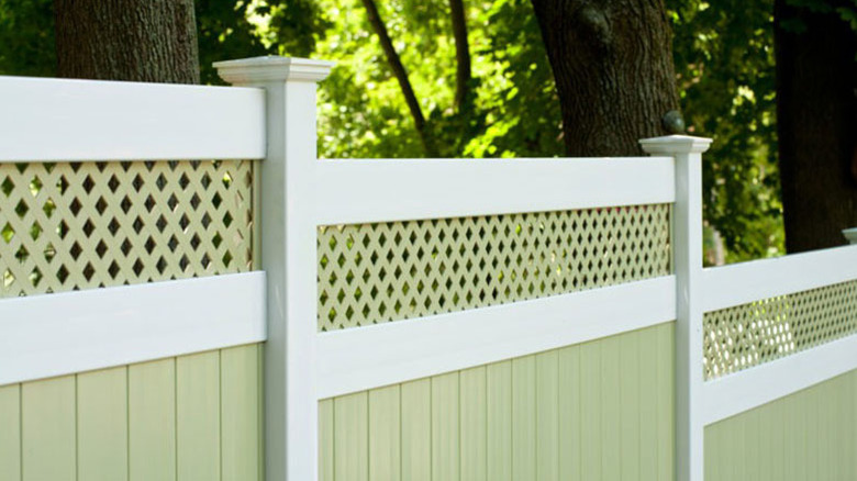 Two-tone semi private vinyl fence