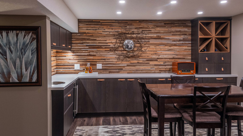 Basement kitchenette with bar and table