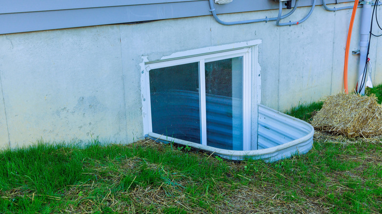 Basement egress window