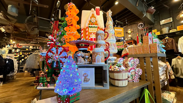 Holiday display at Cracker Barrel