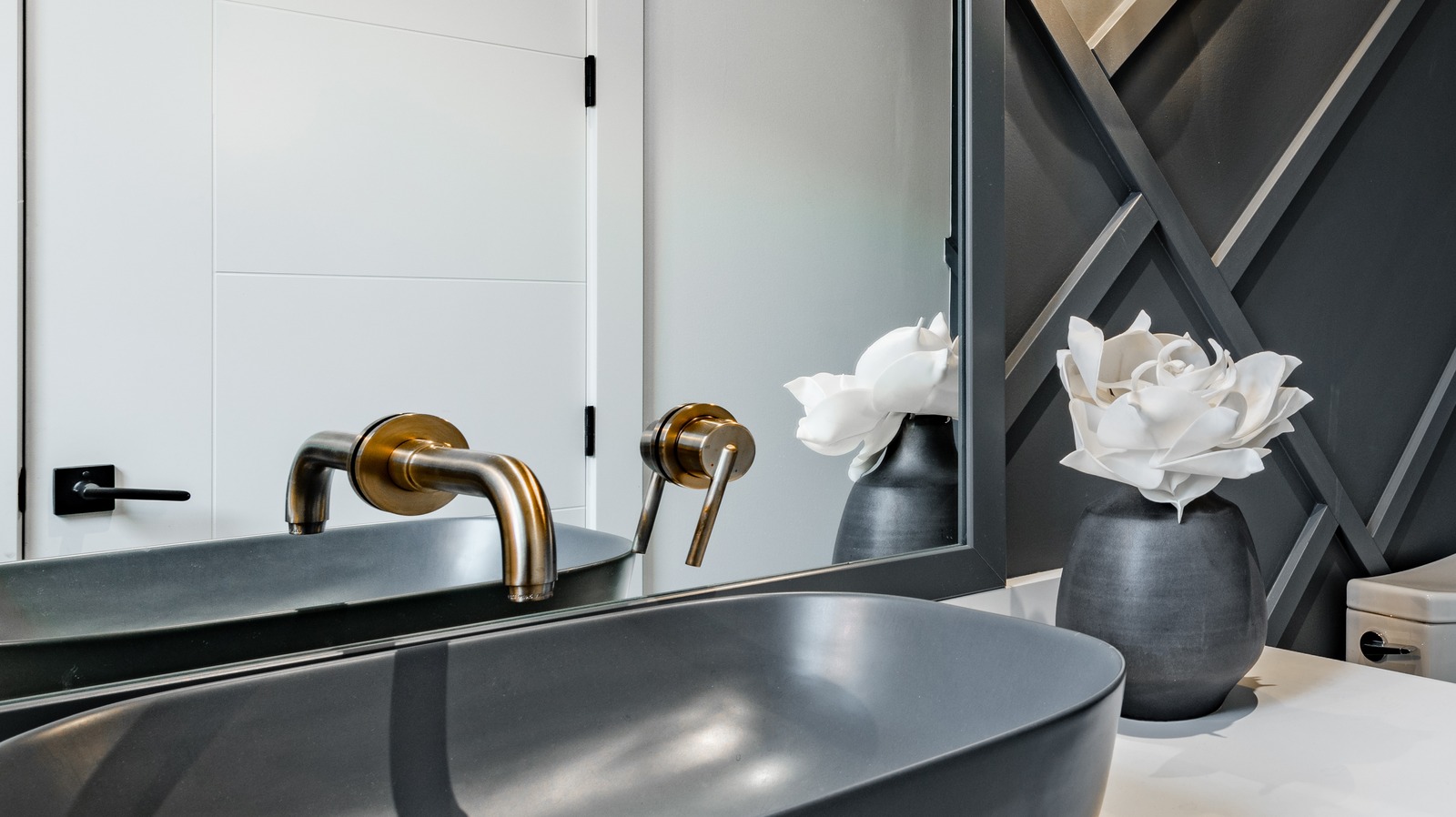 10 Budget-Friendly Decor Ideas To Spruce Up Your Powder Room