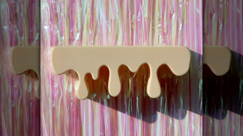 Peach dripping shelf
