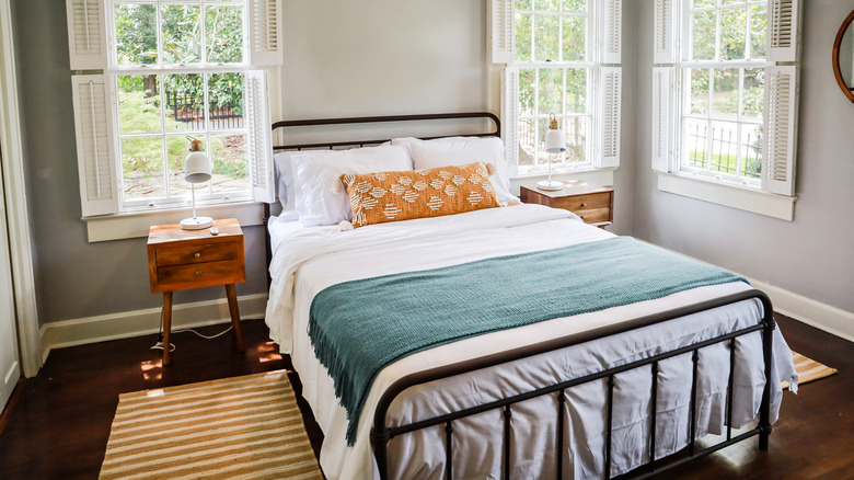 Guest bedroom yellow pillow