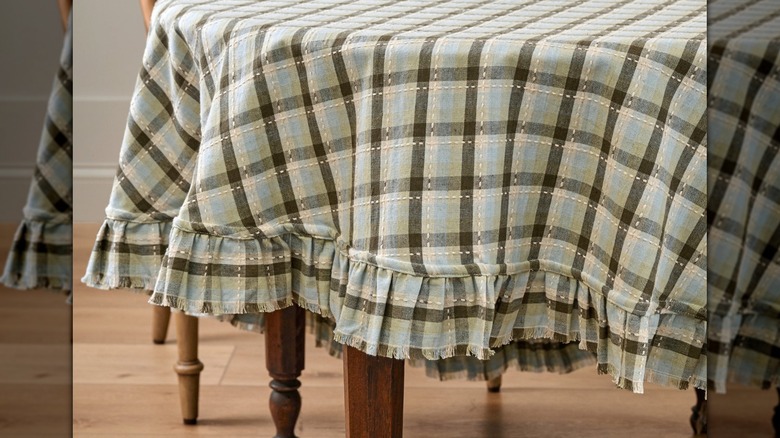 Plaid tablecloth with ruffled edges