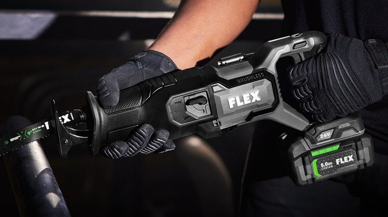 Flex 24V Reciprocating Saw Kit