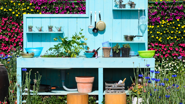 Outdoor blue wall kitchen island