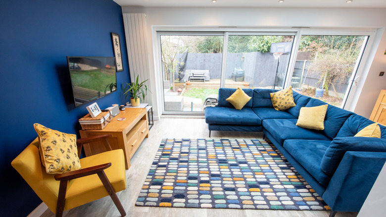 Living room with bold accent wall