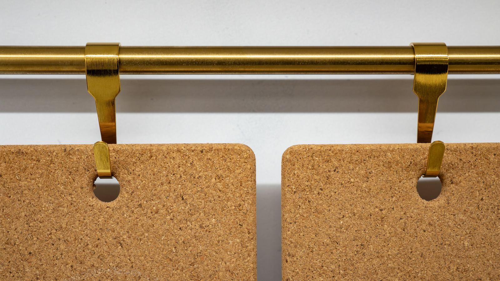 Unique Shop Rails 10 Places To Use A Gorgeous Gallery Rail In Your Home To Add Functional ...