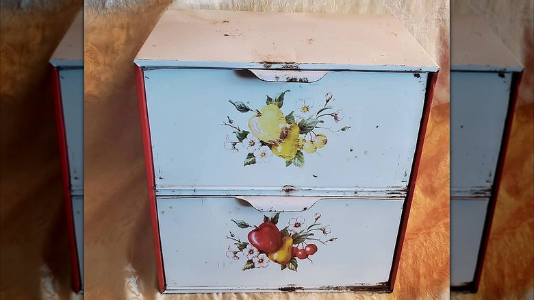 A Ransburg double-decker tin breadbox.