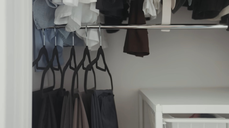 Second lower closet clothes rail