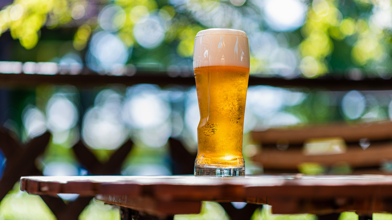 10 Ways To Turn Your Backyard Into Your Very Own Beer Garden