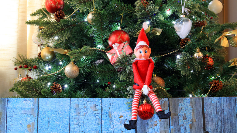 elf on the shelf in tree