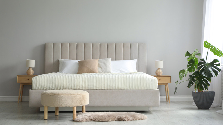 Bedroom with gray walls