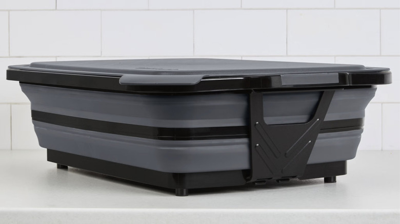 Cuisinart's 4-in-1 XL 4.6 Gallon Expandable Prep and Serve Tub on a kitchen counter