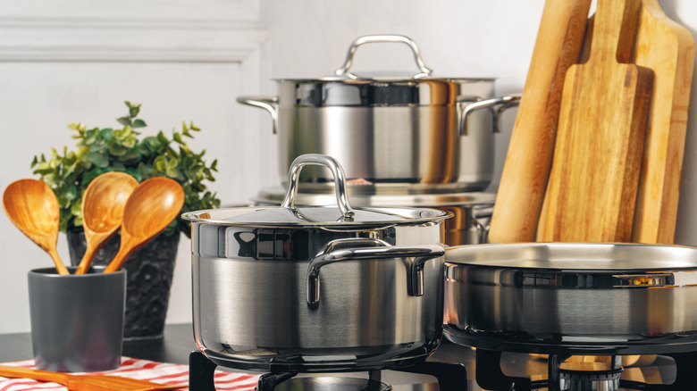 Kitchen essential tools and stainless steel cookware