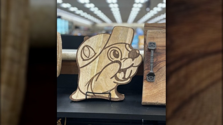 Buc-ee's beaver head cutting board