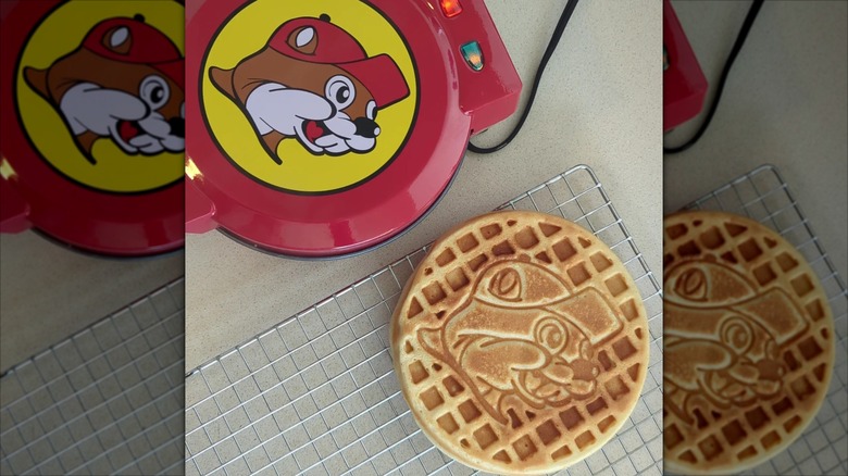 Buc-ee's Waffle Maker