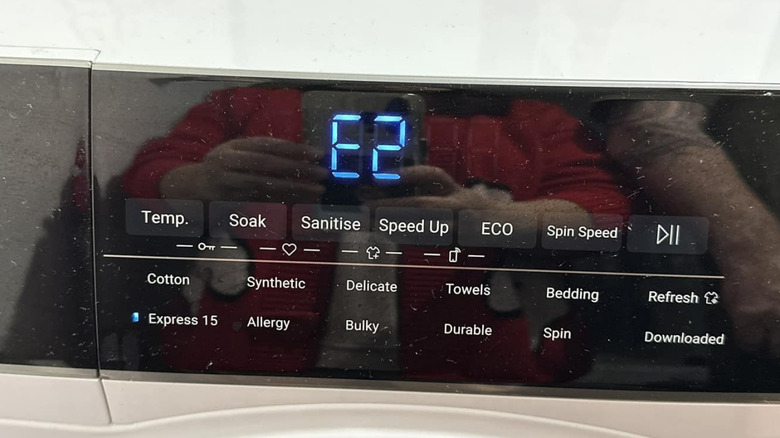 An error code on a washing machine