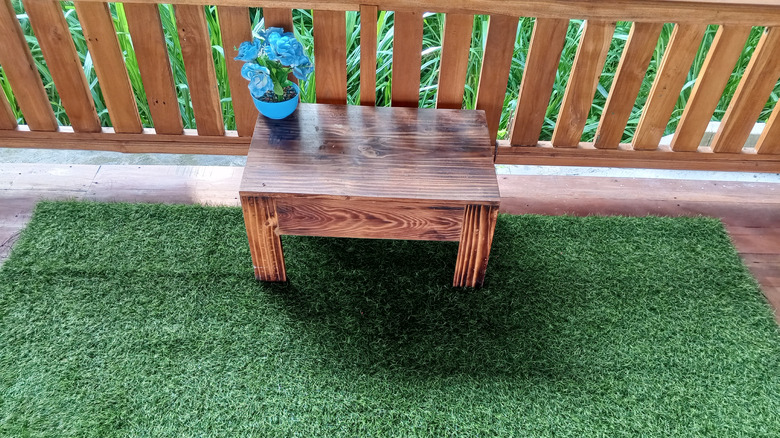 faux grass turf on balcony