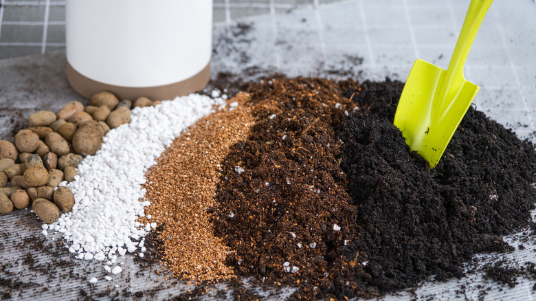Ingredients for the soil of home potted plants, peat, earth, sand, perlite, vermiculite, coconut.