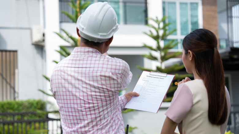 A person speaking with a contractor