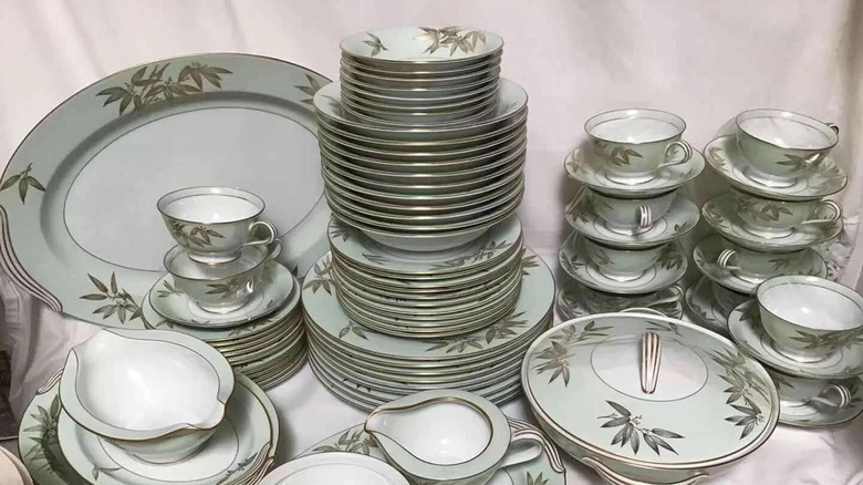 Vintage Noritake Japanese 1950 ceramic dinnerware set
