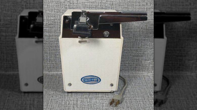 Vintage Swing-A-Way electric can opener