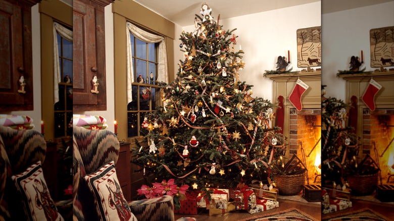 1990s living room decorated for Christmas