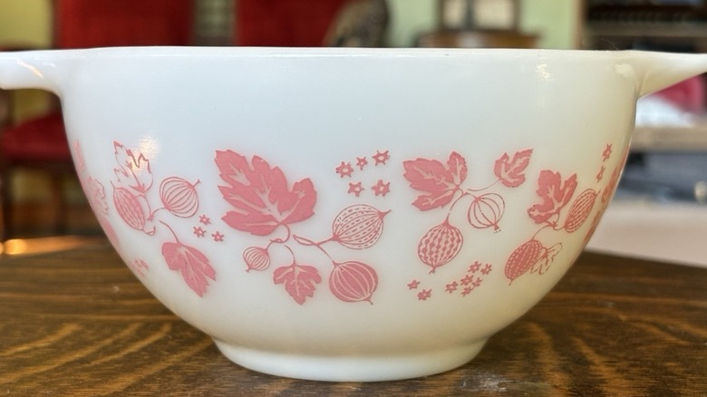 A pink on white Gooseberry Cinderella Pyrex bowl