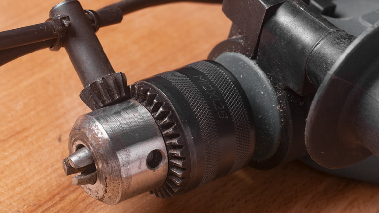 Chuck key in a drill chuck