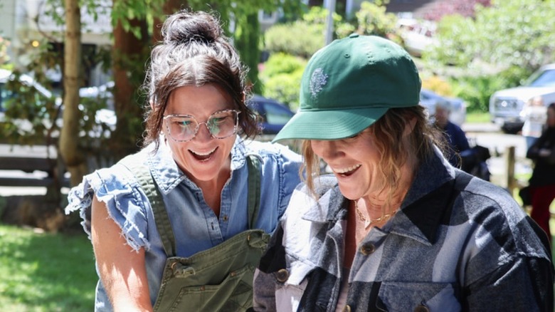 Lyndsay and Leslie Lamb laughing together.