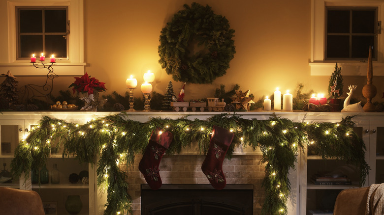 Elegant Christmas mantel decor