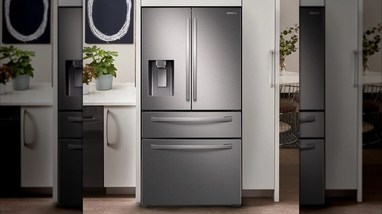 Samsung 28 cu. ft. 4-Door French Door Refrigerator with FlexZone Drawer