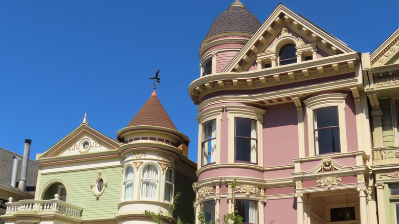 Row of Victorian-era homes in San Fransisco