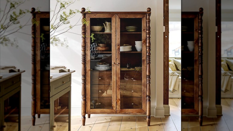 Spindle hutch in a kitchen with a glass front
