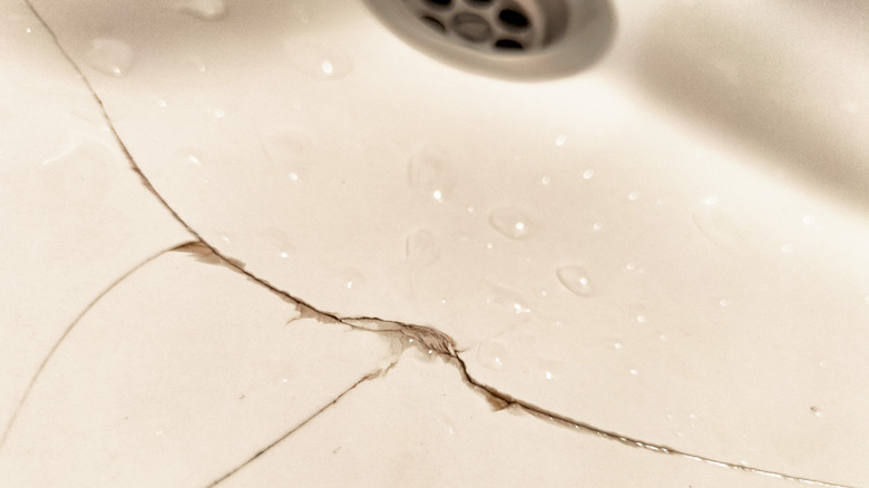 a crack in a bathroom sink