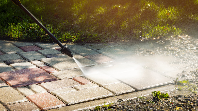 pressure washing tile 