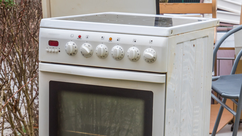 Used oven being sold outside