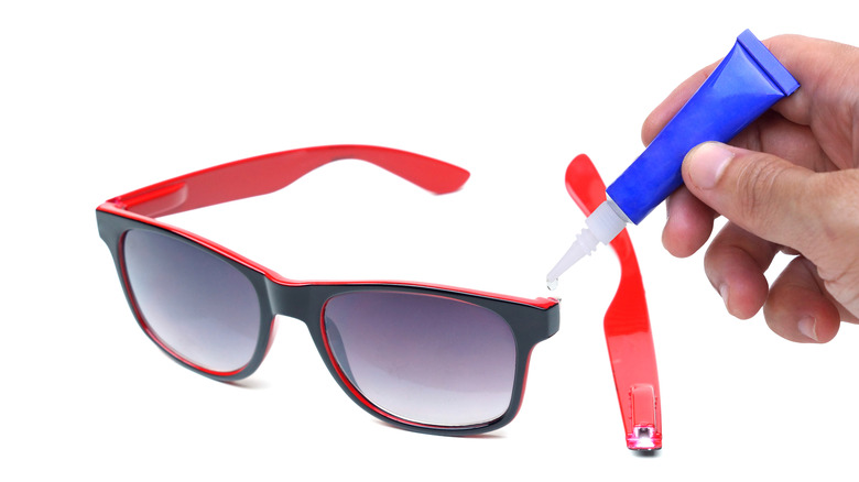 Repairing glasses with super glue 