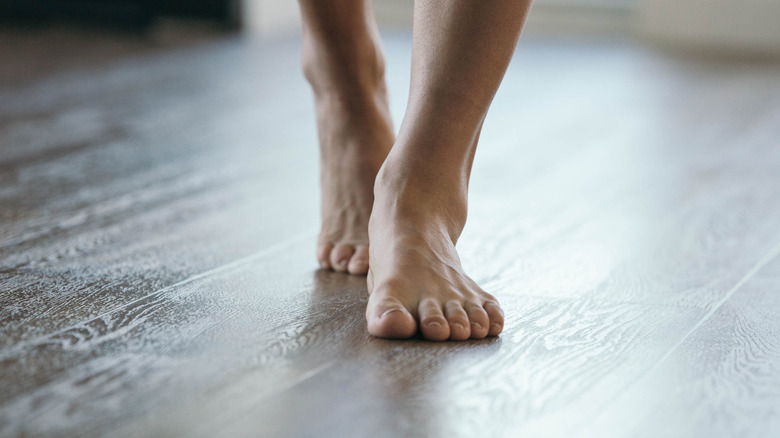 Walking on vinyl flooring