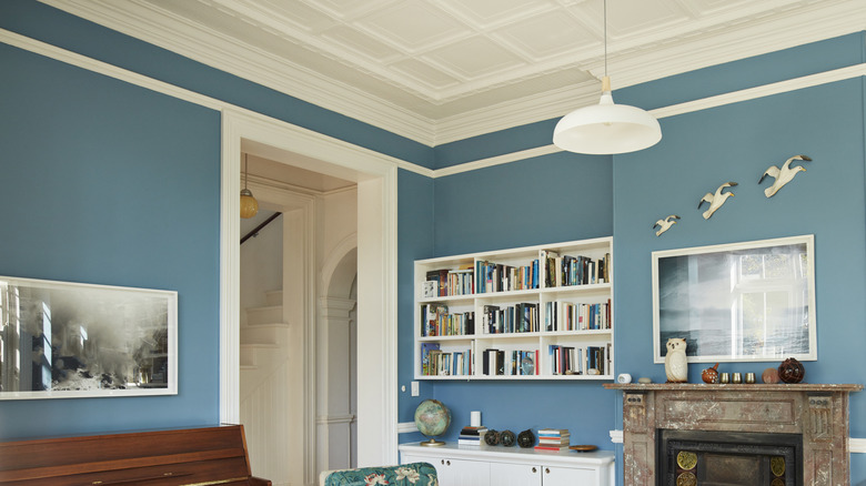 White horizontal stripe on wall