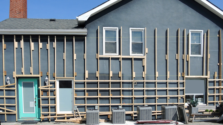 preparing a house for new siding