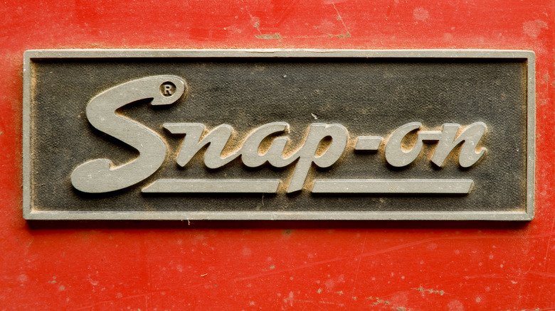 snap on logo on a tool box