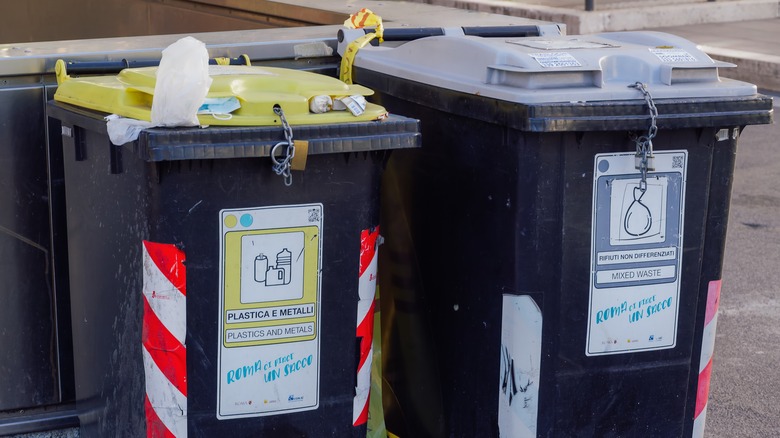 trash cans with locks