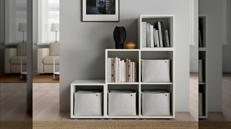 EKET Cabinet