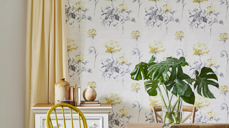 floral wallpaper