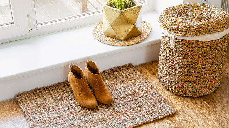 straw doormat
