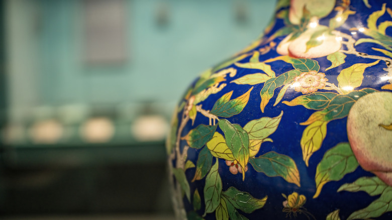 blue Cloisonné vase with flower motif