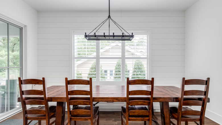 dining room with modern farmhouse decor